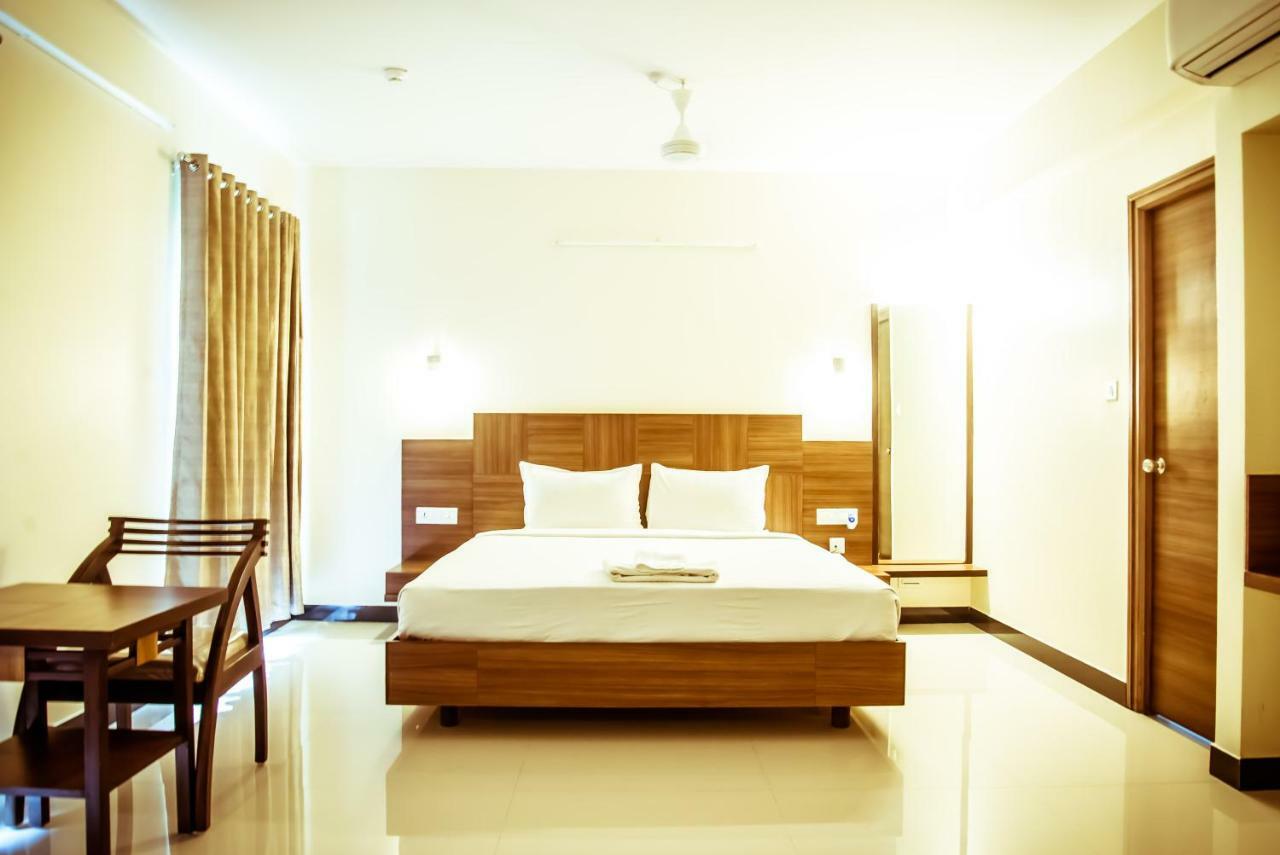 The Pioneer Hotell Visakhapatnam Exteriör bild