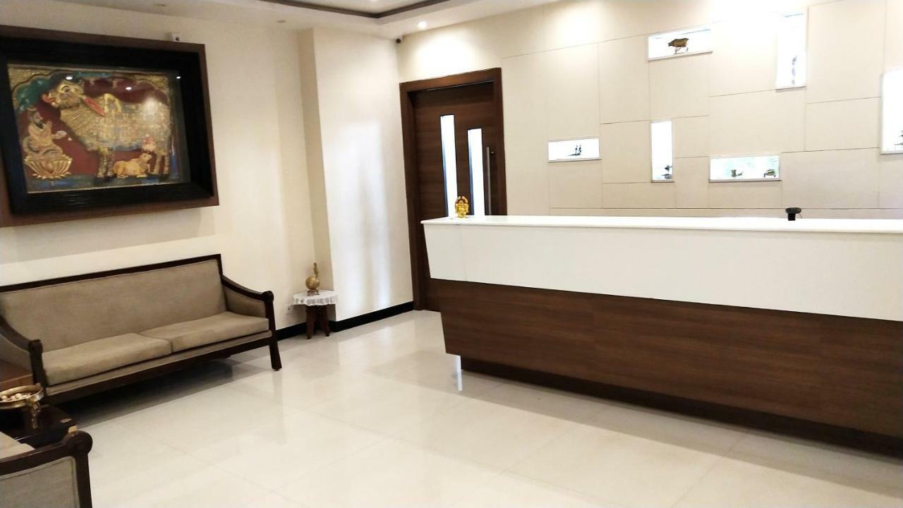 The Pioneer Hotell Visakhapatnam Exteriör bild