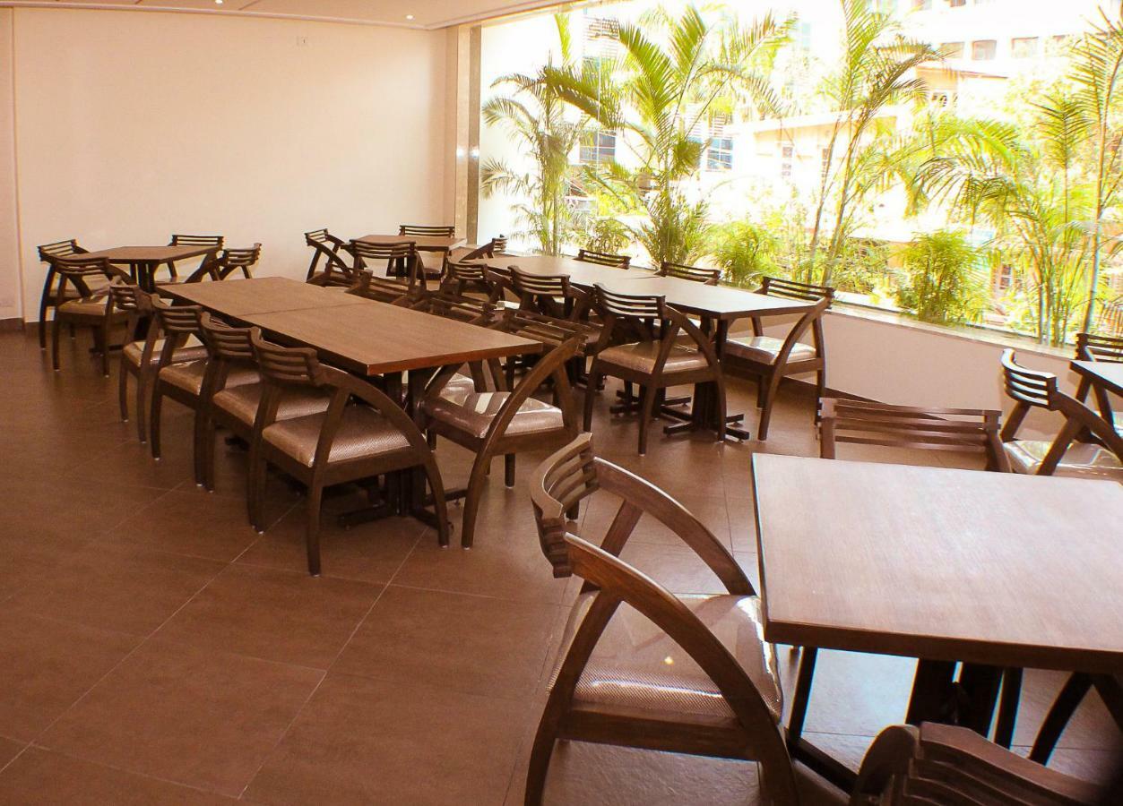 The Pioneer Hotell Visakhapatnam Exteriör bild